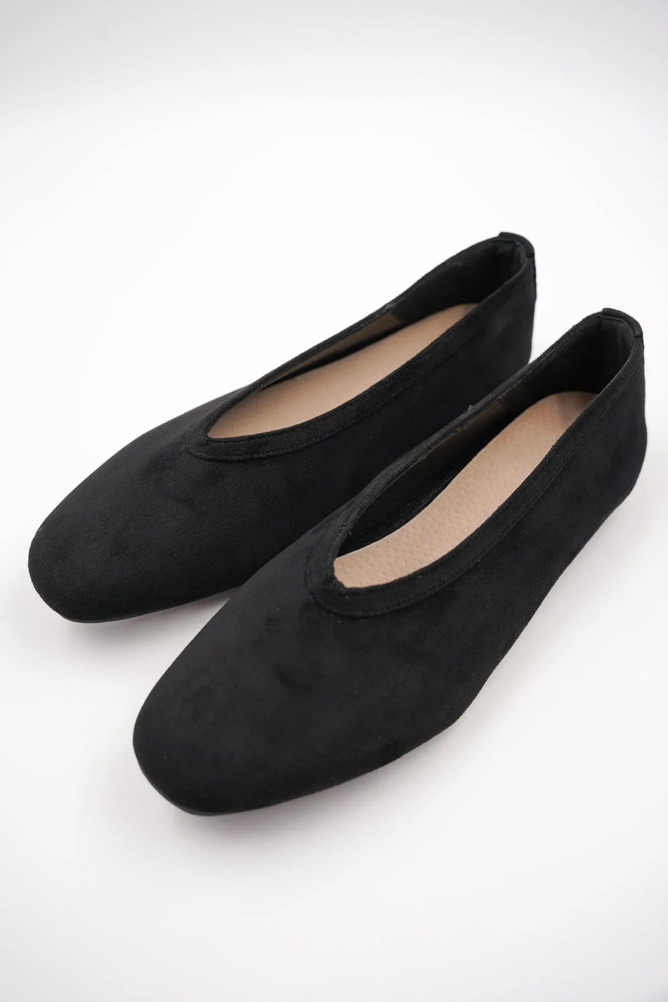 Black Ballet Pumps.