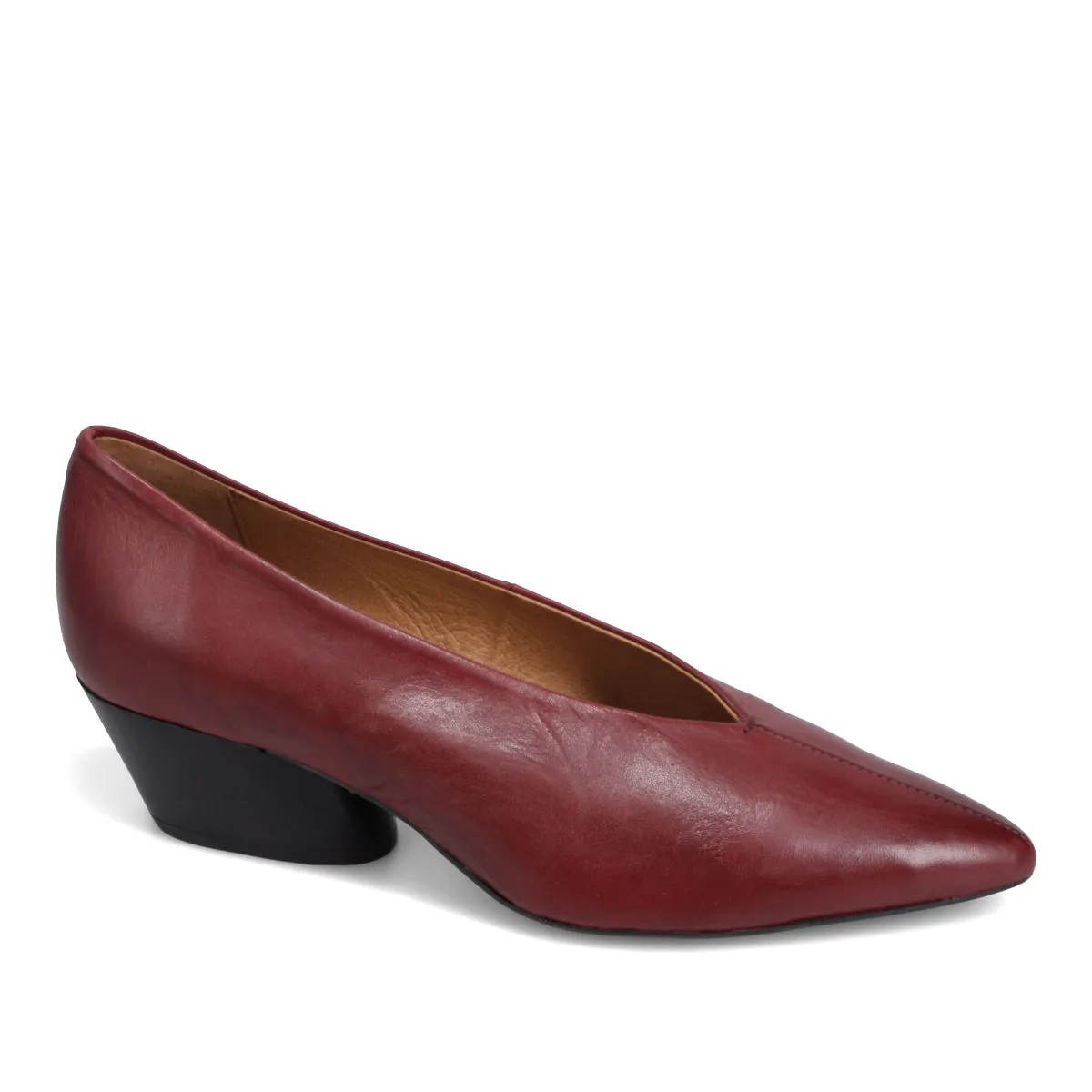 Sure! Please provide me with the current title of the e-commerce product Holly Pump so I can help you optimize it.