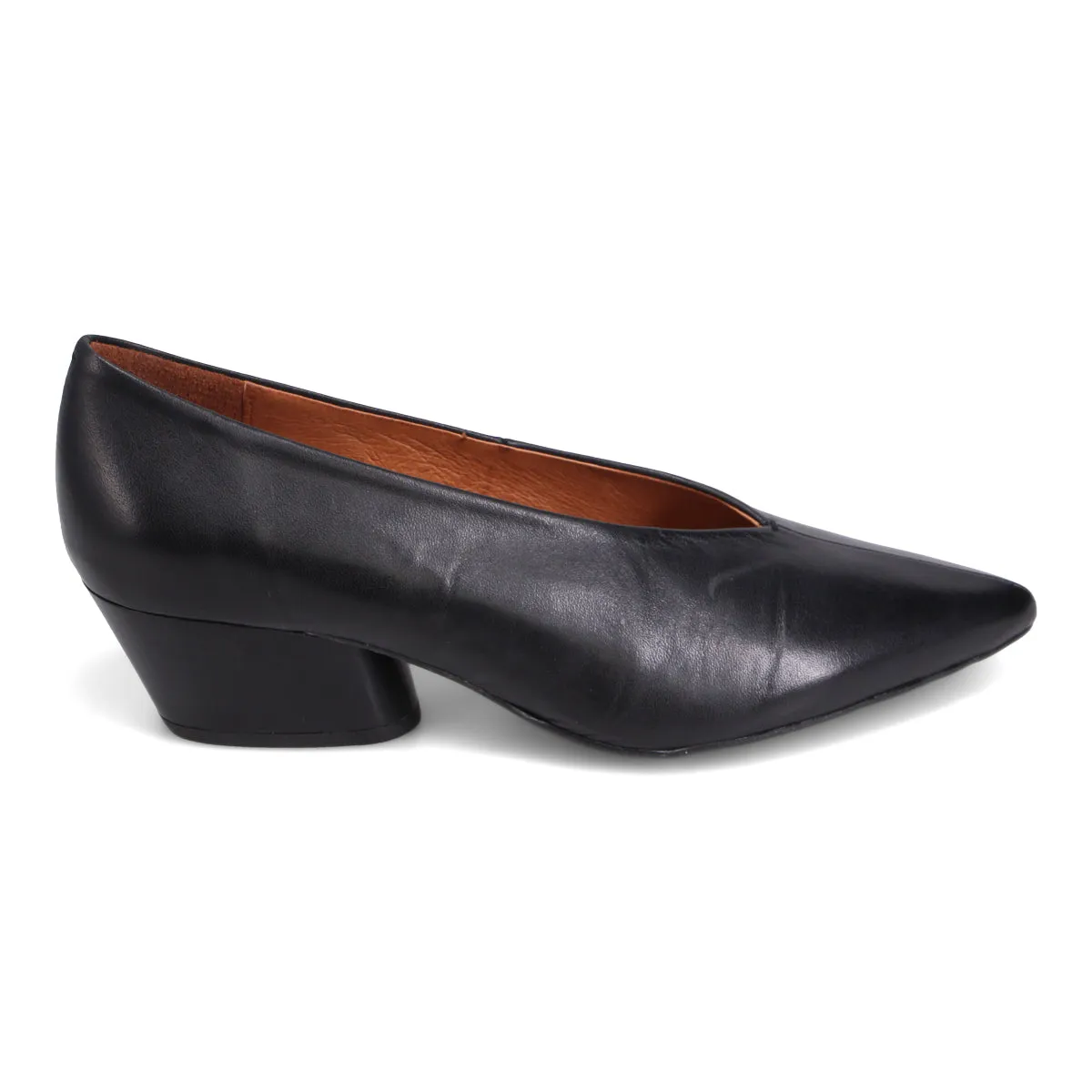 Sure! Please provide me with the current title of the e-commerce product Holly Pump so I can help you optimize it.