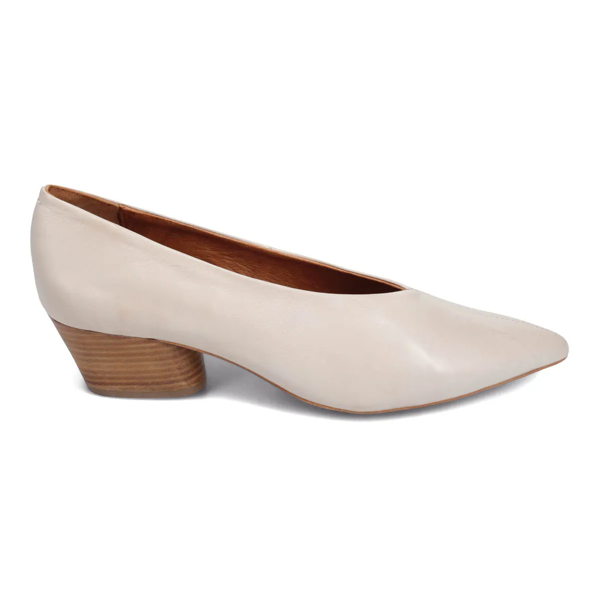 Sure! Please provide me with the current title of the e-commerce product Holly Pump so I can help you optimize it.