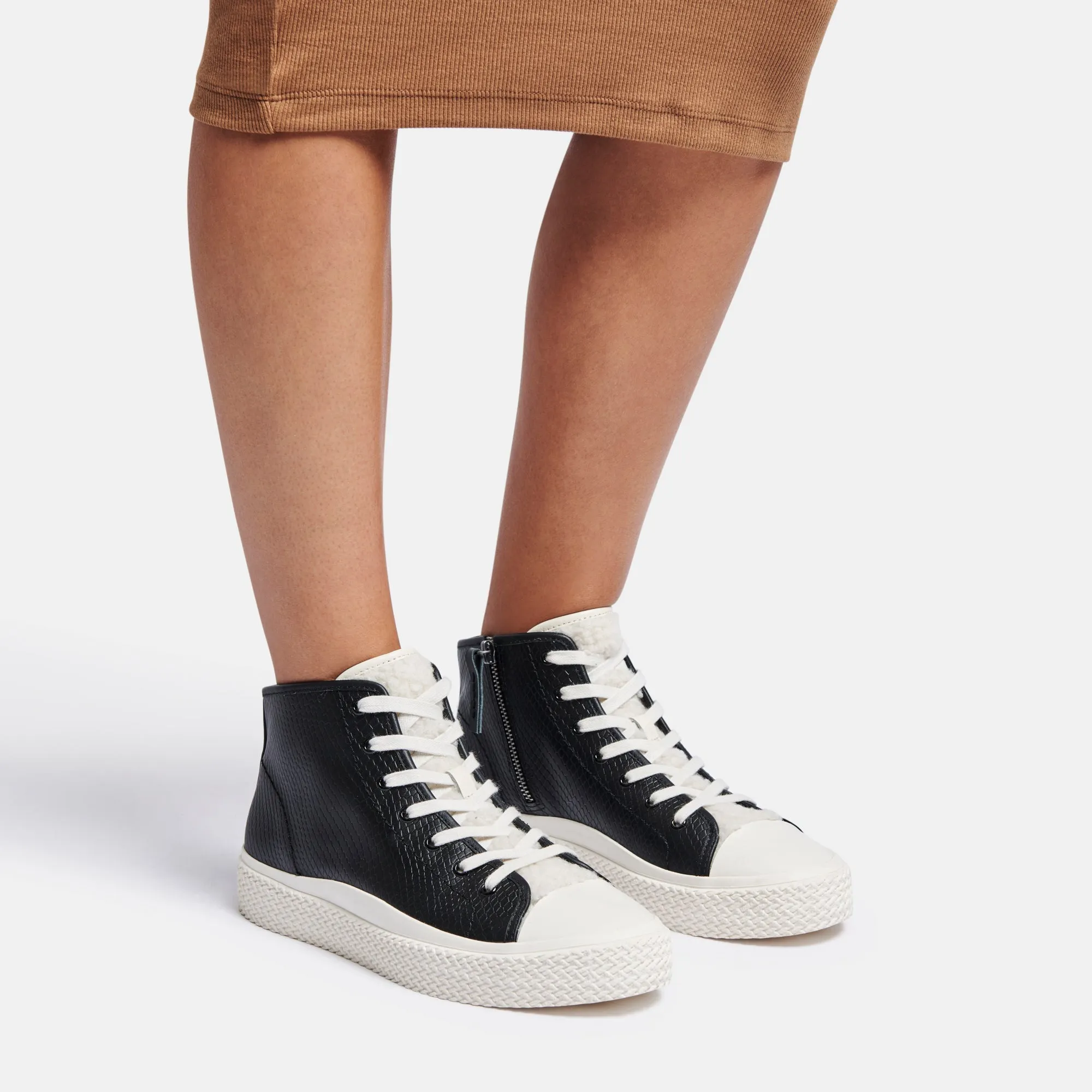 VEOLA PLUSH SNEAKERS BLACK EMBOSSED LEATHER re:vita